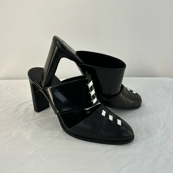 EDUN Shoes - Edun Italian Made Closed Toe Heeled Leather Mules, 8
